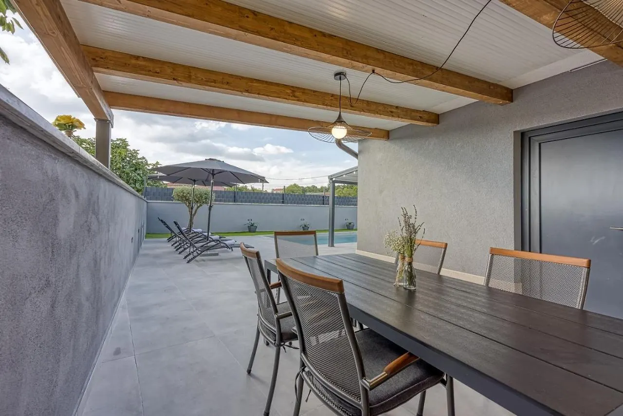 Villa Ana With Private Pool Tinjan 0*,  Croatia