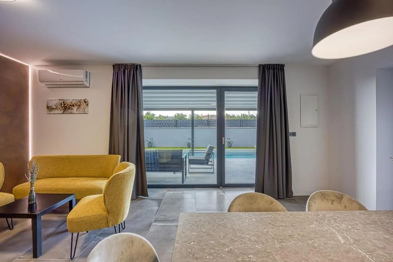 Villa Ana With Private Pool Tinjan