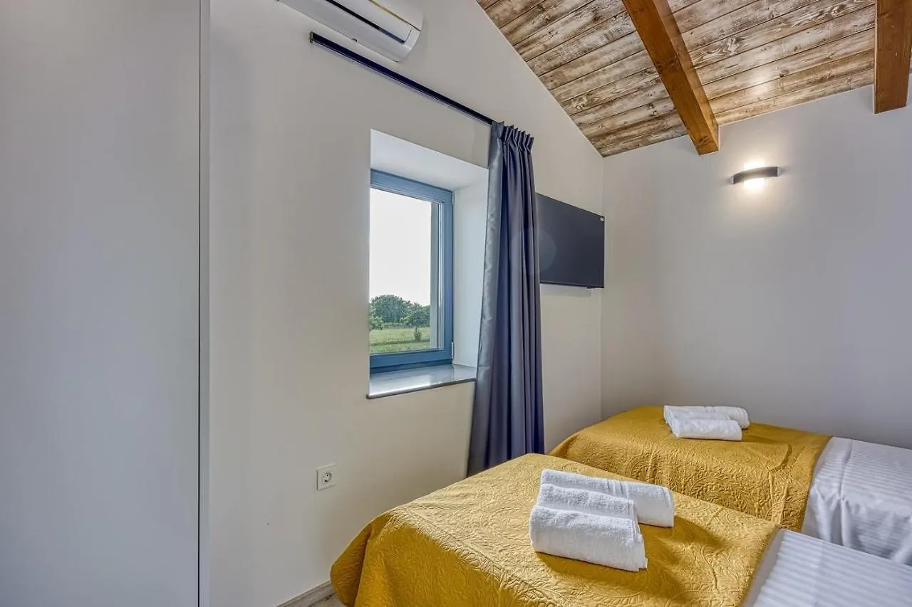 Villa Ana With Private Pool Tinjan