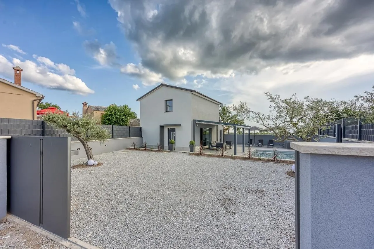 Villa Ana With Private Pool Tinjan 0*,  Croatia